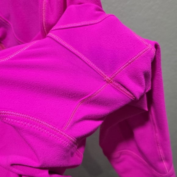 Lululemon Forme Jacket Cuffins *callout* - Picture 8 of 9